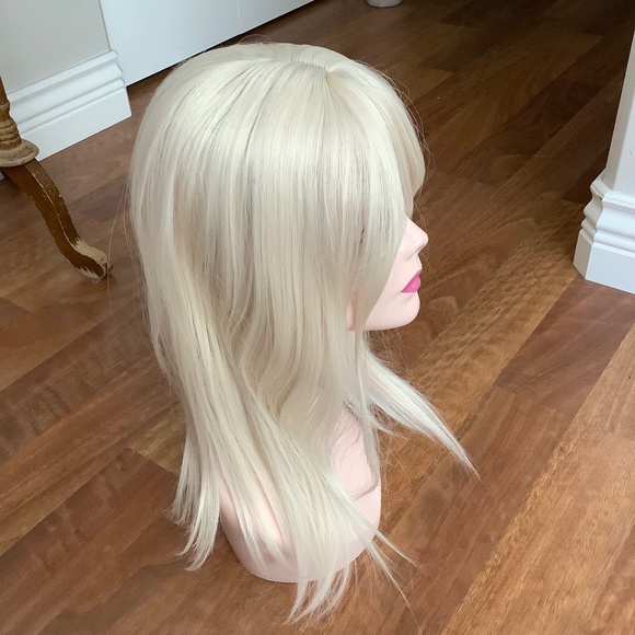 NEW Beautiful Light Blonde Topper - clip in - Picture 1 of 12